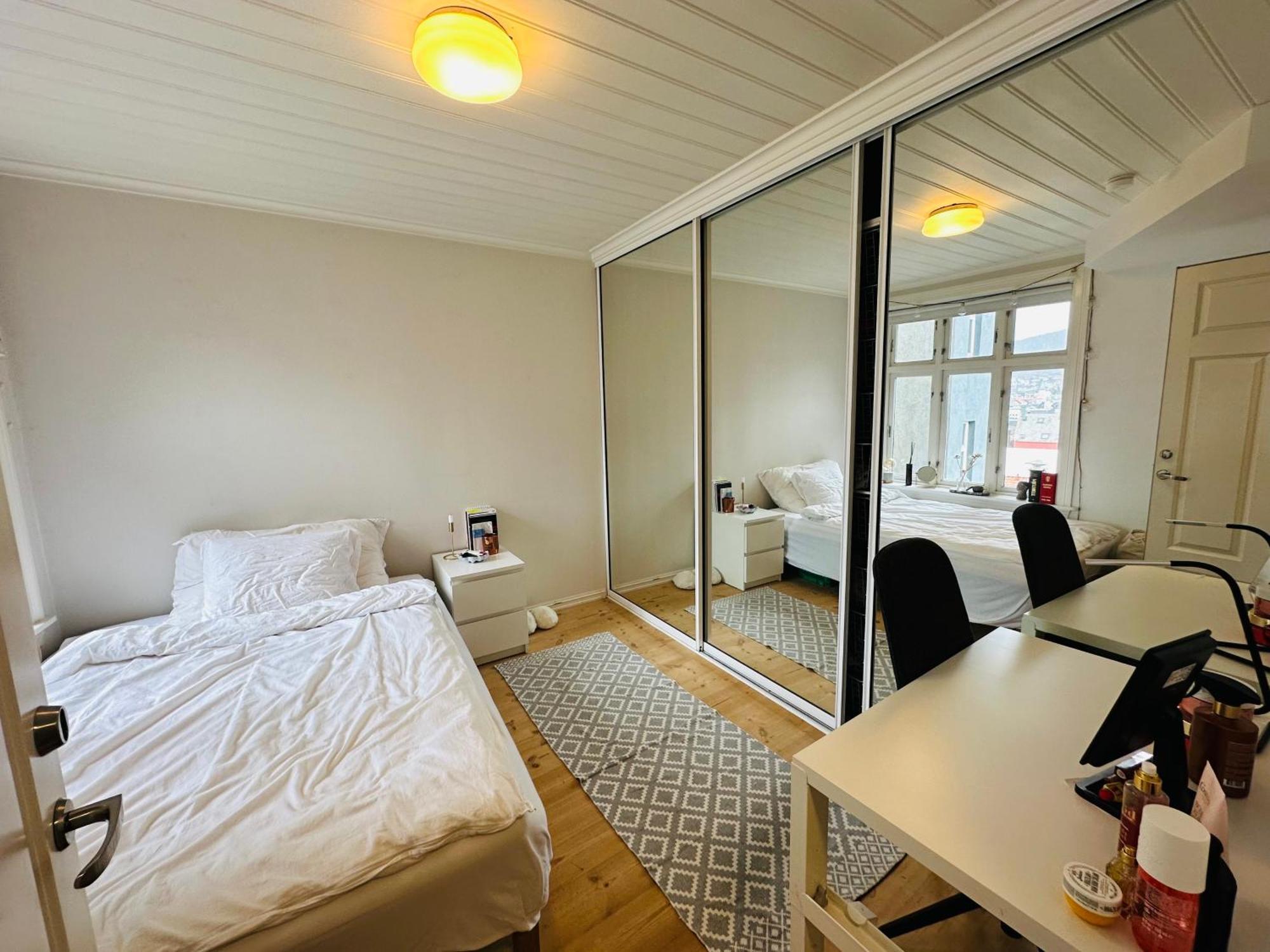 Sjarmerende Bolig Like Ved Togstasjonen Apartment Bergen Exterior foto