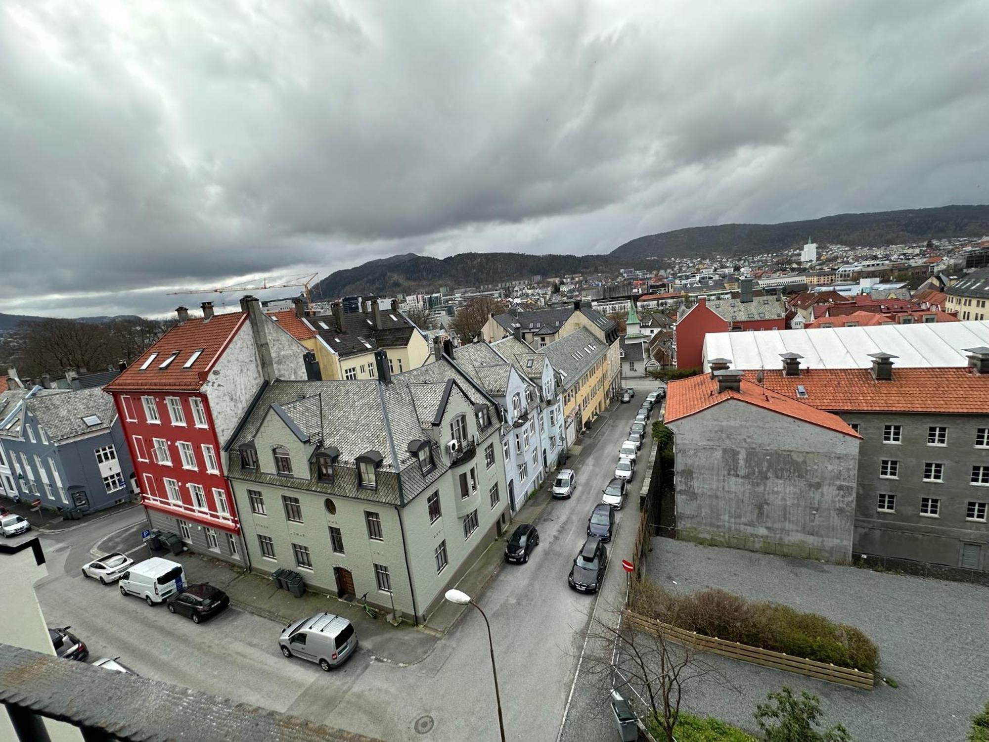 Sjarmerende Bolig Like Ved Togstasjonen Apartment Bergen Exterior foto